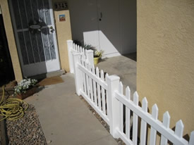 Spade top picket fence